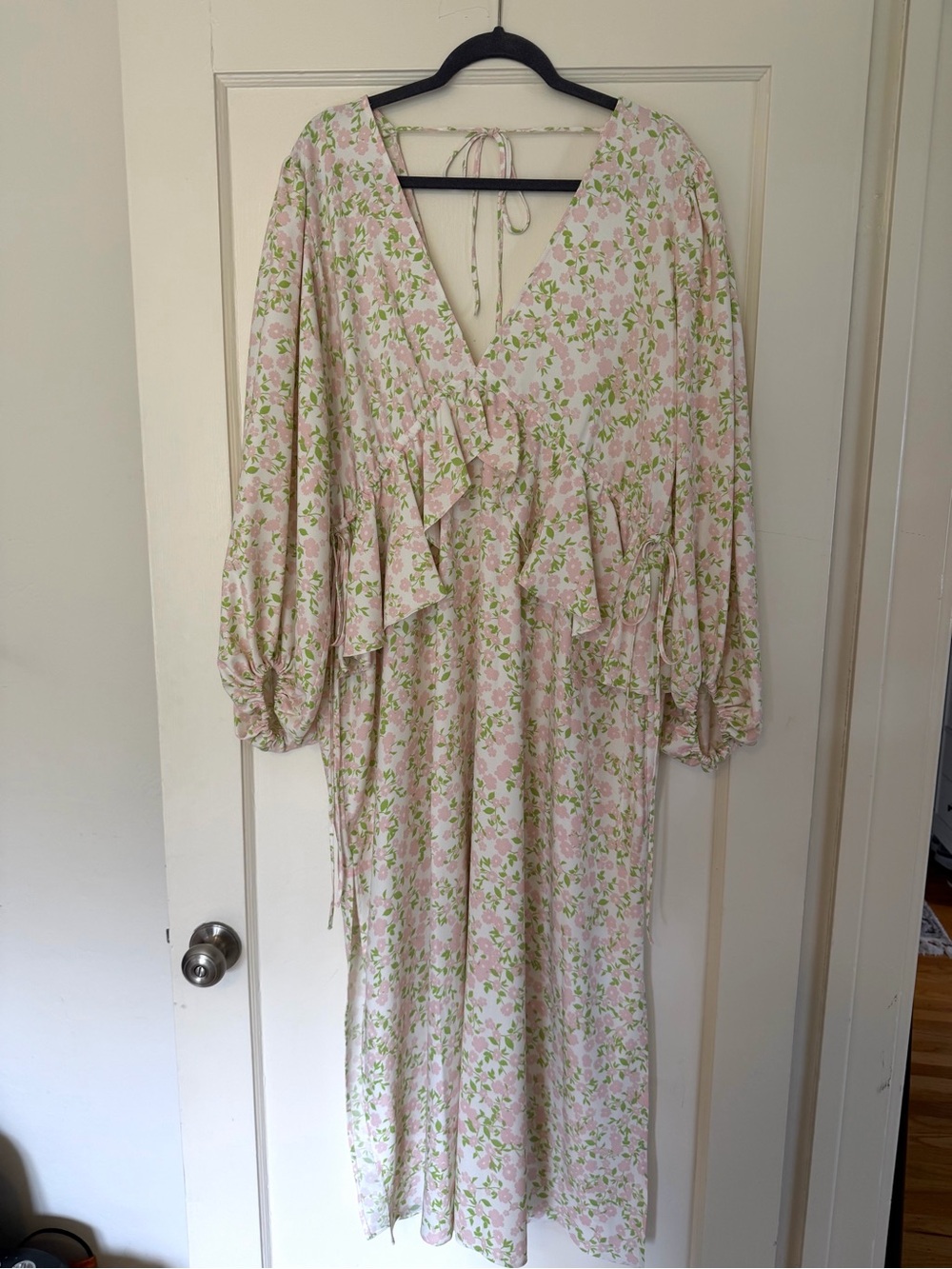 Women's Topshop Cream Floral V-Neck Midi Dress